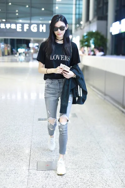 Modelo Chinês Mengyao Mais Conhecido Como Ming Chega Aeroporto Internacional — Fotografia de Stock