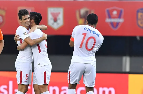 Brazilian Football Player Oscar Left Shanghai Sipg Celebrates Scoring Beijing — Stock Photo, Image