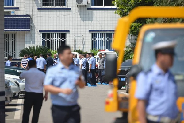 Čínští Policisté Kordon Stanice Městské Policie Fujia Kde Byl Uprchlík — Stock fotografie