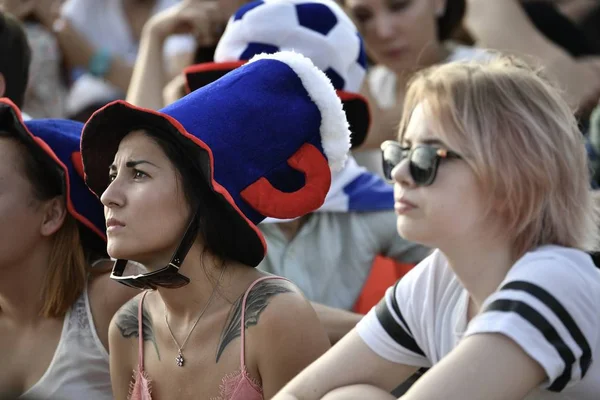 Rosyjski Fanów Reagują Jak Oni Oglądać Rundzie Mecz Pomiędzy Hiszpanią — Zdjęcie stockowe