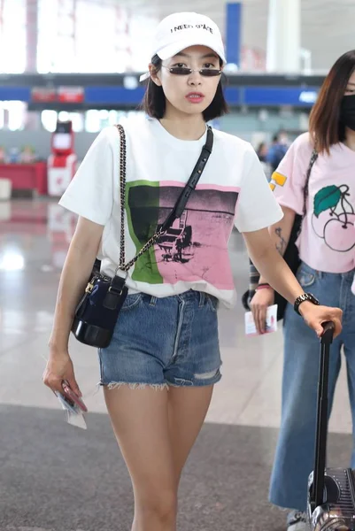 Cantante Attrice Cinese Victoria Song Song Qian Arriva All Aeroporto — Foto Stock