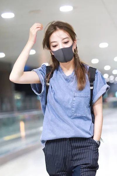 Chinese Actress Zhao Wei Pictured Airport Shanghai China July 2018 — Stock Photo, Image