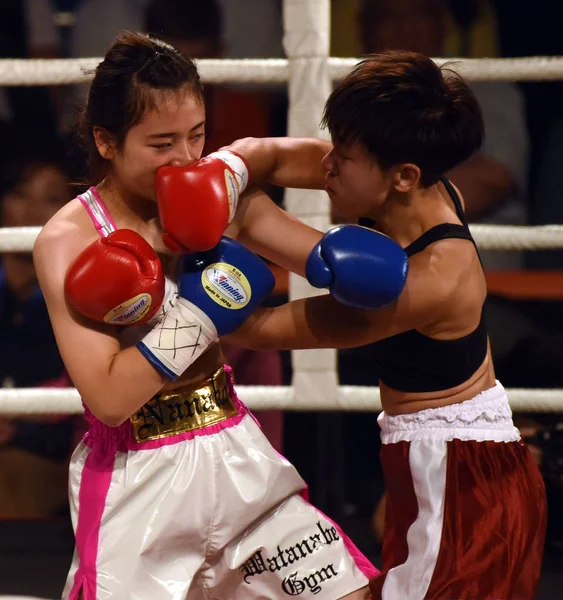 Nanako Suzuki Van Japan Links Concurreert Tegen Wong Yan Van — Stockfoto