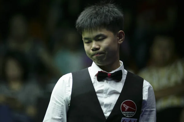 Sijun Chiny Yuan Odgrywa Strzał Ding Junhui Chinach Ich Pierwszym — Zdjęcie stockowe