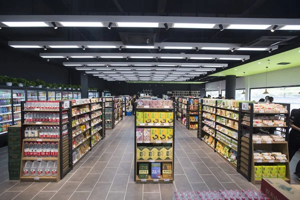 Studenten Kaufen Einem Kreditfinanzierten Unbemannten Supermarkt Auf Dem Zijingang Campus — Stockfoto