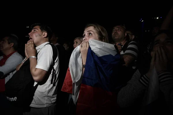 Torcedores Russos Reagem Enquanto Assistem Jogo Quartas Final Entre Rússia — Fotografia de Stock