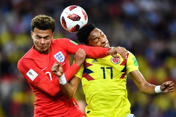 Dele Alli Inglaterra Esquerda Lidera Bola Contra Johan Mojica Columbia — Fotografia de Stock