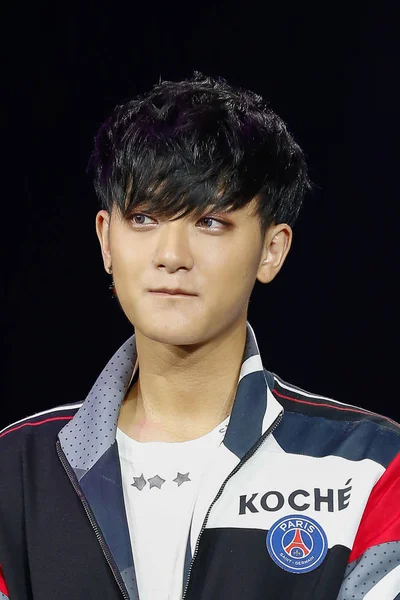 중국가 Zitao로 알려진 Tao 베이징 S20 스마트폰 2018 — 스톡 사진