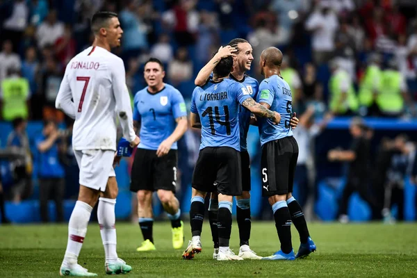 Cristiano Ronaldo Frente Reage Como Jogadores Uruguai Comemoram Após Rodada — Fotografia de Stock