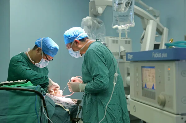 Čínští Lékaři Mají Operaci Pacienta Nemocnici Changzhou Východní Čínské Provincii — Stock fotografie