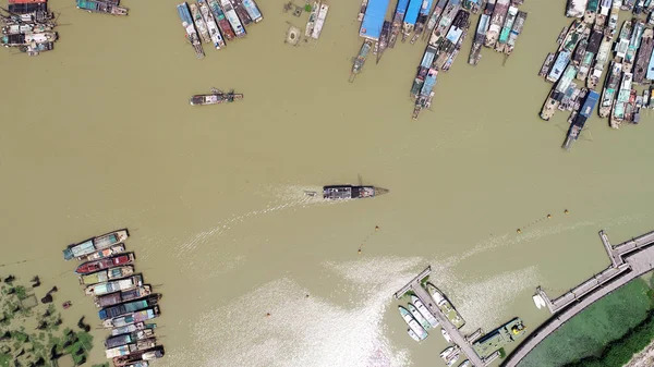 Bebinca 동쪽으로 중국의 2018 태풍에 준비에 항구에서 — 스톡 사진