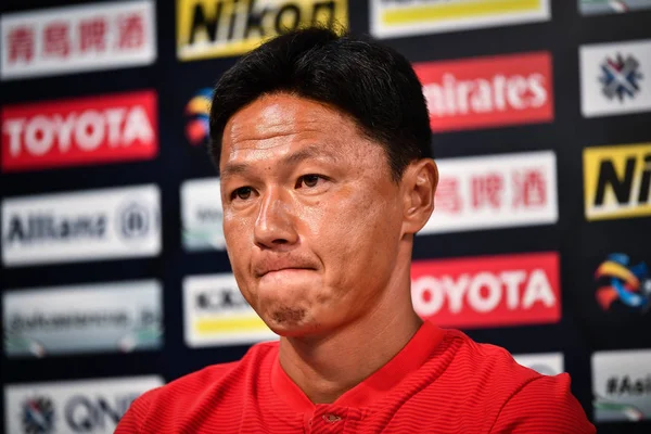 Päävalmentaja Oiwa Japanin Kashima Antlers Osallistuu Lehdistötilaisuuteen Ennen Neljännesfinaalia Kiinan — kuvapankkivalokuva