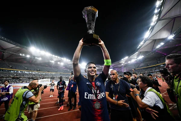 Thiago Silva Center Paris Saint Germain Holds Champion Trophy His — Stock Photo, Image