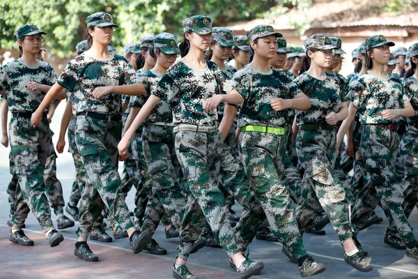 Chinesische Erstsemester Nehmen Einem Militärischen Training Der Xian Jiao Tong — Stockfoto