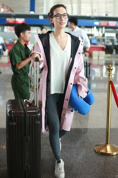 Amerikan Hongkong Skådespelerskan Celina Jade Anländer Beijing Capital International Airport — Stockfoto