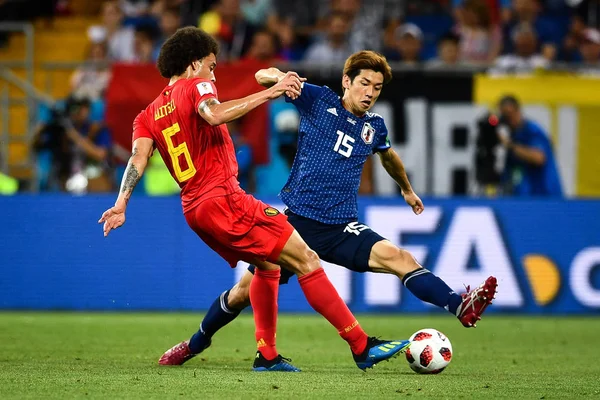 Axel Witsel Bélgica Izquierda Desafía Yuya Osako Japón Ronda Partidos —  Fotos de Stock