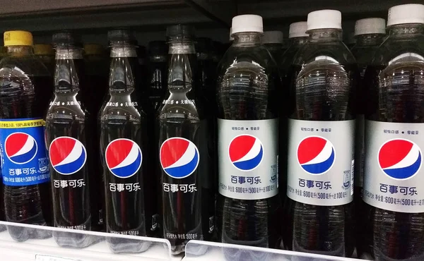 Láhve Pepsi Koksu Jsou Vyobrazené Supermarketu Changzhou Východní Čínské Provincii — Stock fotografie