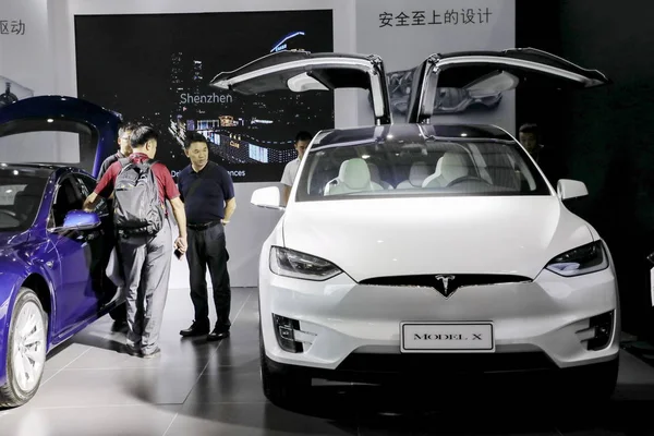 Tesla Model Elektromos Autó Jelenik Meg Egy Kiállítás Alatt Pekingben — Stock Fotó