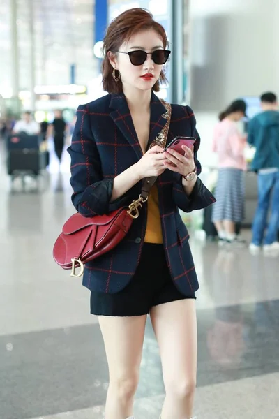 Die Chinesische Schauspielerin Beijing Tian Trifft Vor Ihrem Abflug Peking — Stockfoto
