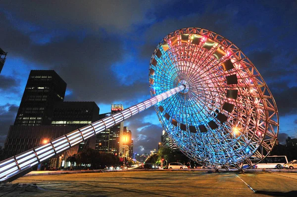 Olbrzymie Rzeźby Stali Nazwie Light Orient Jest Zdjęciu Century Avenue — Zdjęcie stockowe