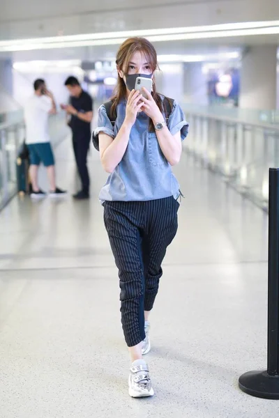 Китайская Актриса Чжао Вэй Изображена Аэропорту Шанхая Китай Июля 2018 — стоковое фото