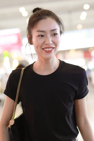 Chinees Model Liu Wen Arriveert Bij Shanghai Hongqiao International Airport — Stockfoto