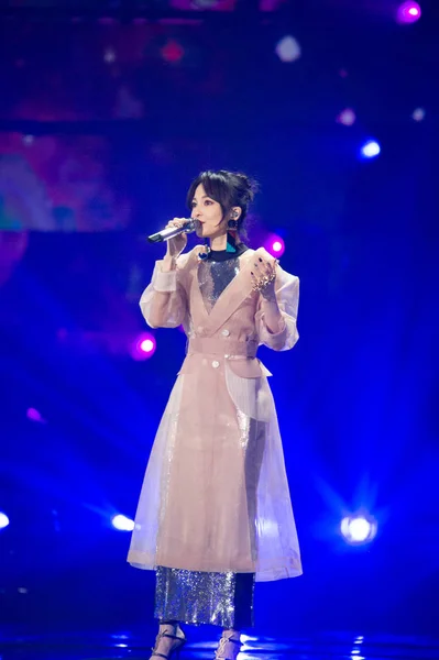 Тайваньская Певица Актриса Анжела Чанг Выступает Новогоднем Гала Концерте Шанхае — стоковое фото