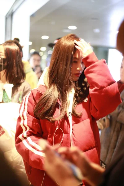 Chinese Actress Jingyi Arrives Beijing Capital International Airport Beijing China — Stock Photo, Image