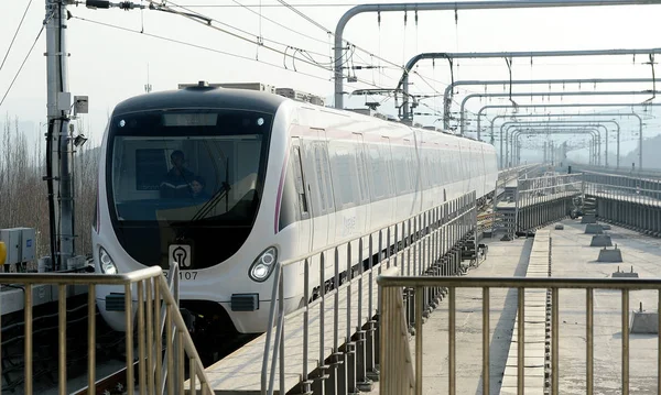 Tren Subterráneo Opera Primera Línea Metro Jinan Ciudad Nan Provincia —  Fotos de Stock