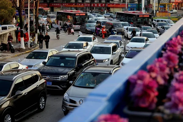 Araçlar Kitlelerin Yavaş Gün Yılbaşı Tatil Sırasında Trafik Sıkışıklığı Nanjing — Stok fotoğraf