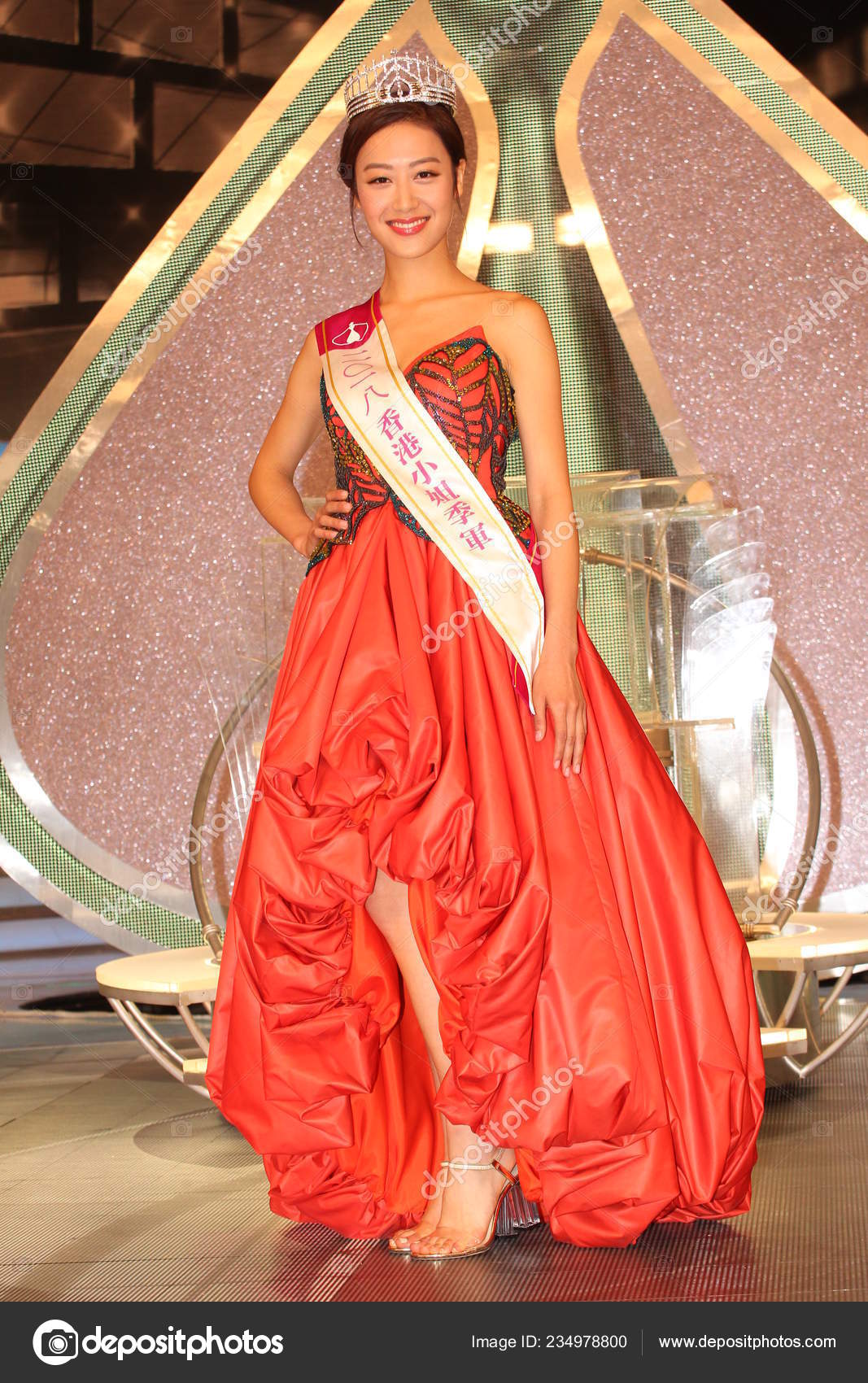 Tampa Bay teen enters beauty pageant to 'inspire others.'