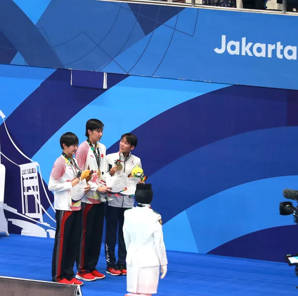 Medallista Oro Wang Jianjiahe Izquierda Medallista Plata Bingjie China Centro —  Fotos de Stock