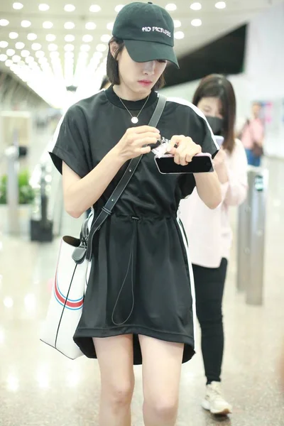 Geldiğinde Pekin Uluslararası Havaalanı Pekin Çin Haziran 2018 Çinli Şarkıcı — Stok fotoğraf