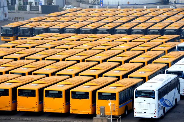 Bussen Naar Het Buitenland Worden Verzonden Een Kade Haven Van — Stockfoto