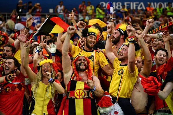 Los Aficionados Belgas Celebran Después Que Bélgica Derrotara Japón Ronda — Foto de Stock
