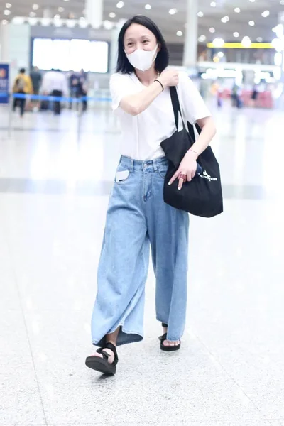 Chińska Aktorka Zhou Xun Dociera Beijing Capital International Airport Pekinie — Zdjęcie stockowe