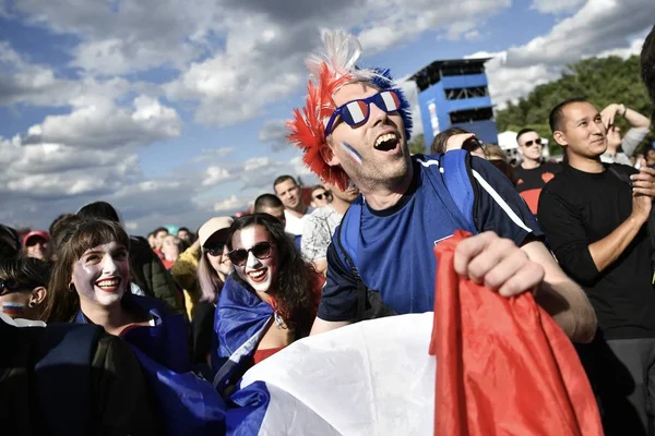 Francuski Fanów Świętować Francji Pokonał Urugwaju Ćwierćfinale 2018 Roku Mistrzostw — Zdjęcie stockowe