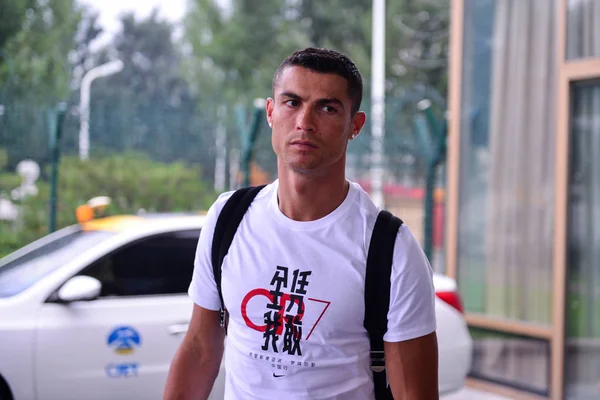 Jogador Futebol Português Cristiano Ronaldo Juventus Retratado Antes Pegar Avião — Fotografia de Stock