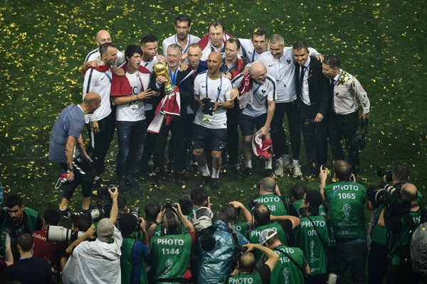 フランスのヘッド コーチ ディディエデ シャン ワールド カップ トロフィーと共にポーズをとるフランス 2018 Fifa ワールド — ストック写真