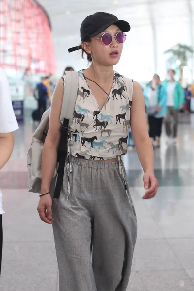 여배우 그녀는 베이징 베이징 공항에서 2018 사진입니다 — 스톡 사진