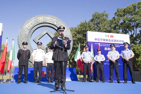 Italian Police Officer Speaks Ceremony Mark Start Joint Patrols Chinese — Stock Photo, Image