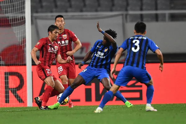 Jogador Futebol Ganês Richmond Boakye Jiangsu Suning Centro Desafia Jogador — Fotografia de Stock