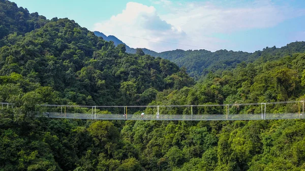 Vista Aérea Uma Ponte Suspensa Fundo Vidro Com Comprimento 199 — Fotografia de Stock