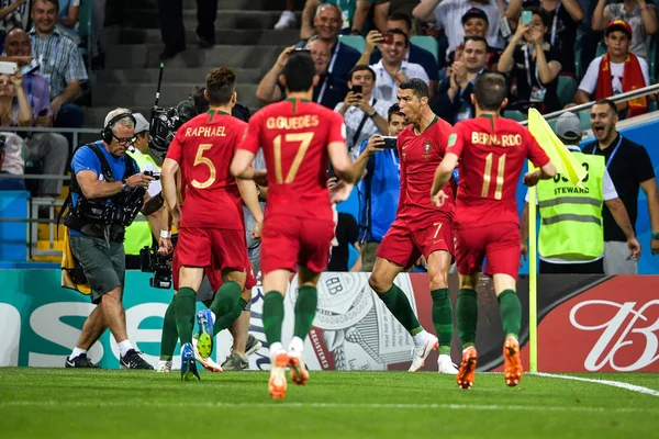 Cristiano Ronaldo Aus Portugal Mitte Feiert Mit Seinen Teamkollegen Nach — Stockfoto