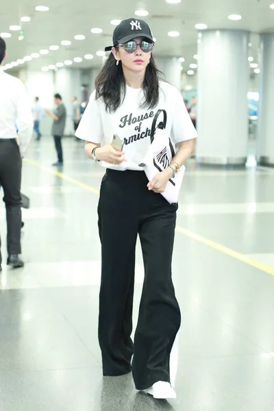 Chinese Actress Bingbing Arrives Beijing Capital International Airport Beijing China — Stock Photo, Image