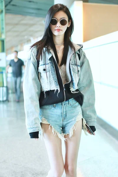 Modelo Chinês Mengyao Mais Conhecido Como Ming Chega Aeroporto Internacional — Fotografia de Stock