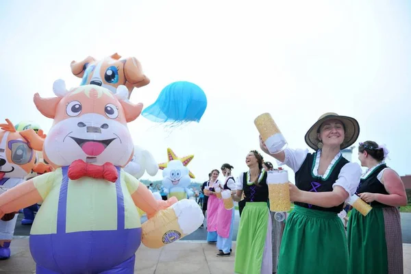 Festprissar Dela Toast Qingdao International Beer Festival Jinshatan City Qingdao — Stockfoto