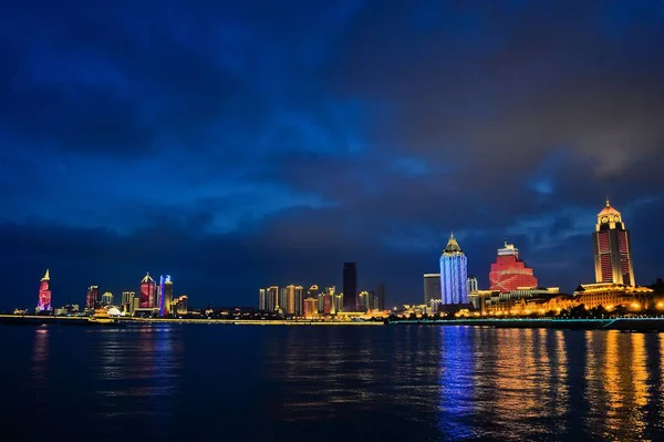Éjszakai Táj Qingdao Város Előtt Sanghaji Együttműködési Szervezet Sco Csúcstalálkozó — Stock Fotó