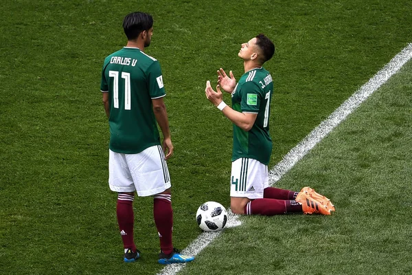 Javier Hernandez Droite Mexique Prie Aux Côtés Carlos Vela Avant — Photo