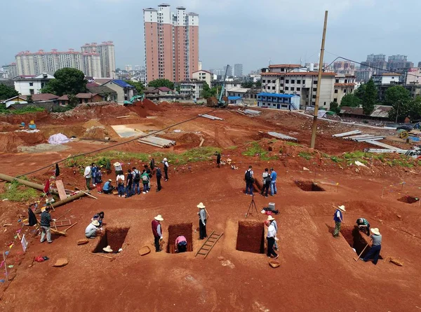 Chińscy Archeolodzy Unearth Relikty Grobowców Które Głównie Państw Walczących 475 — Zdjęcie stockowe